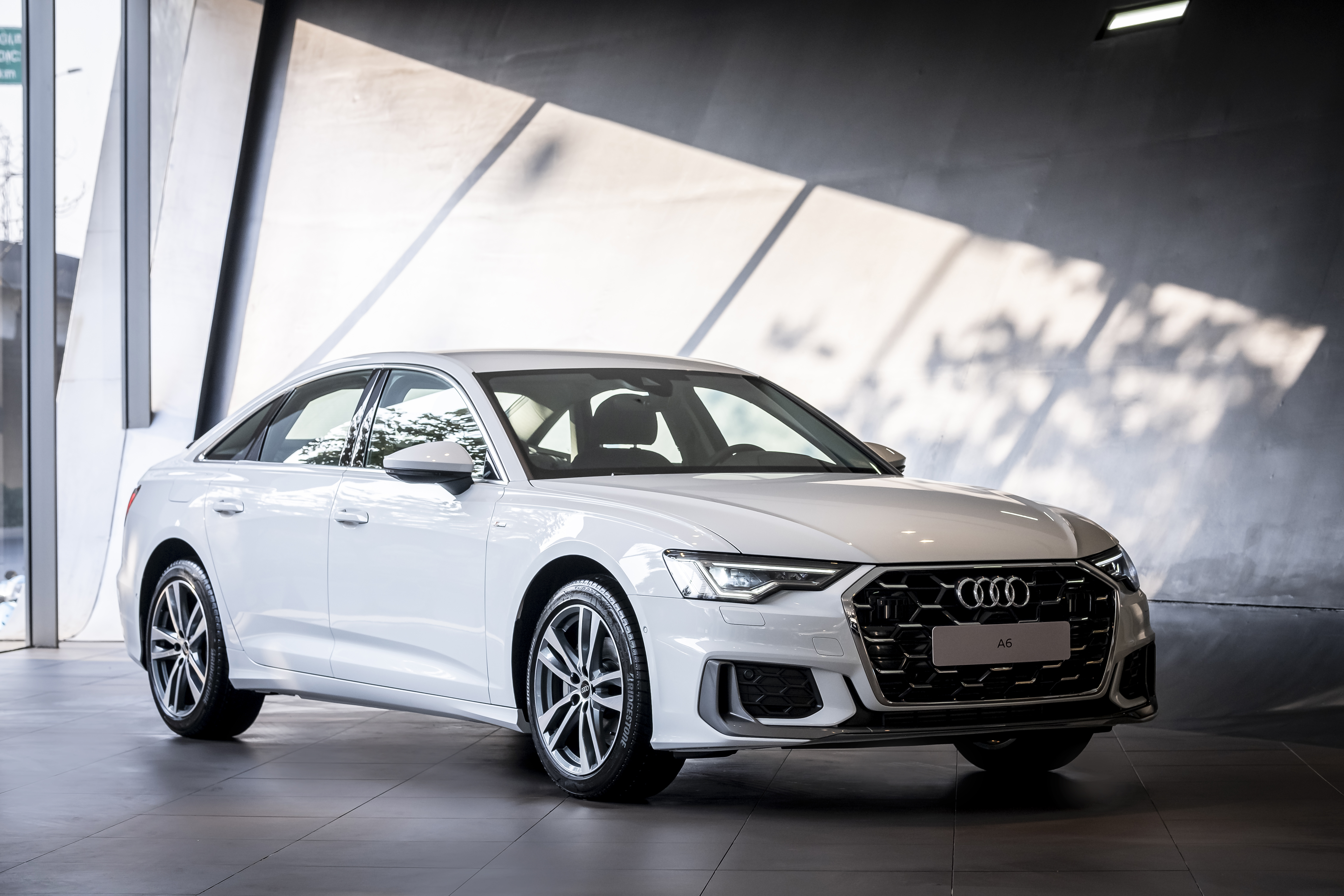 Audi-A6-Sline-Sedan-Truoc
