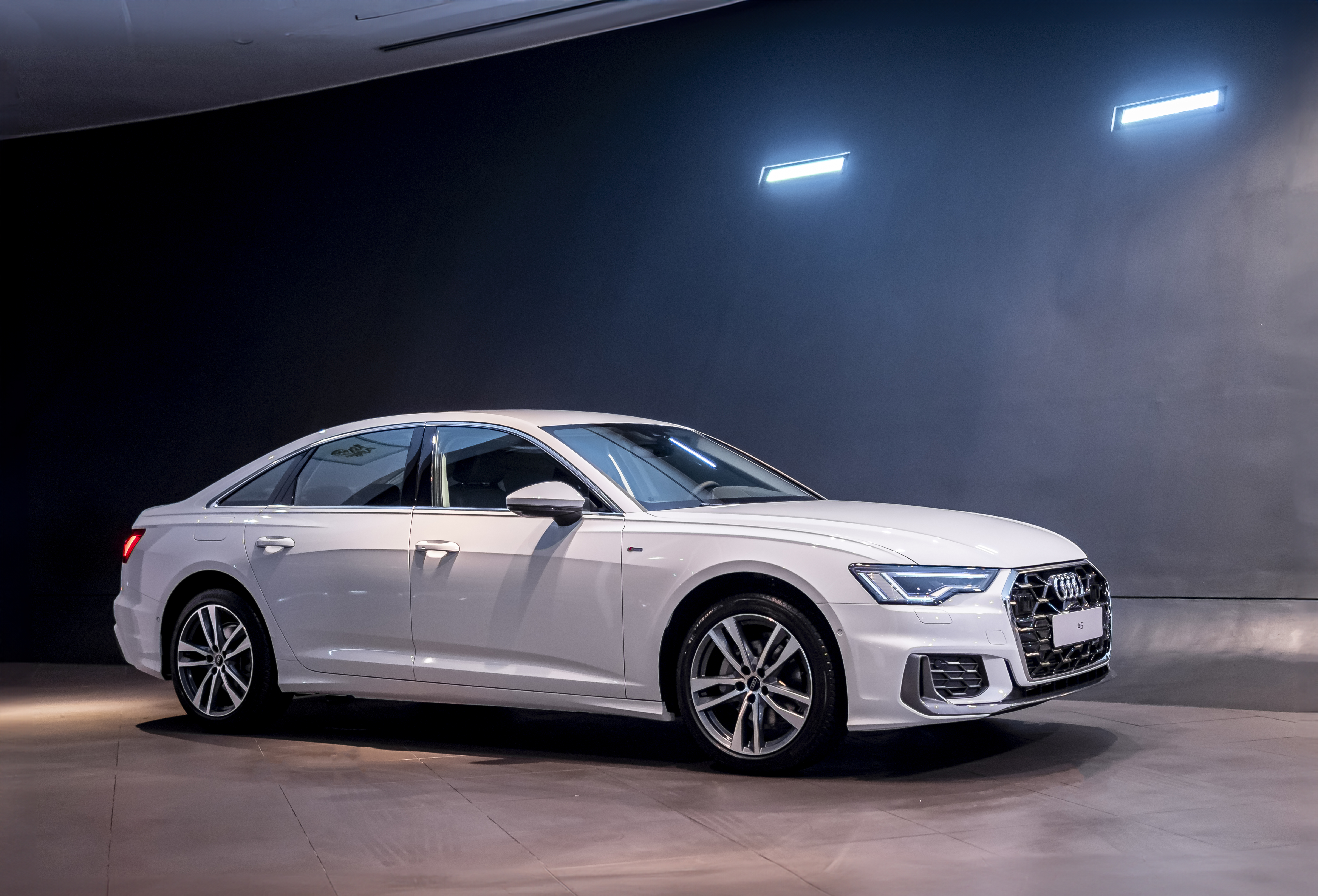 audi-a6-sline-ngoai-that-phia-truoc