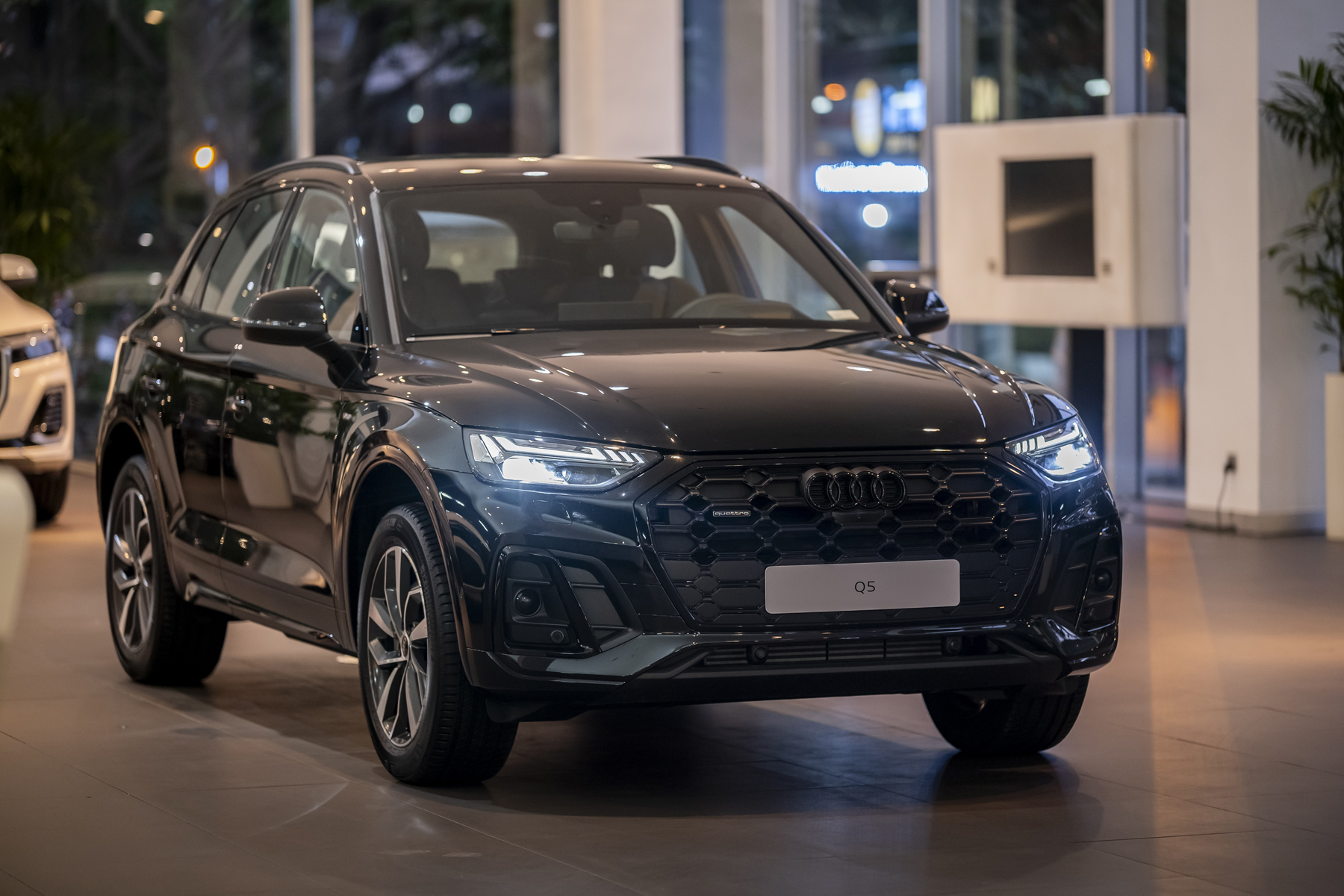 audi-q5-sline-black-edition-truoc