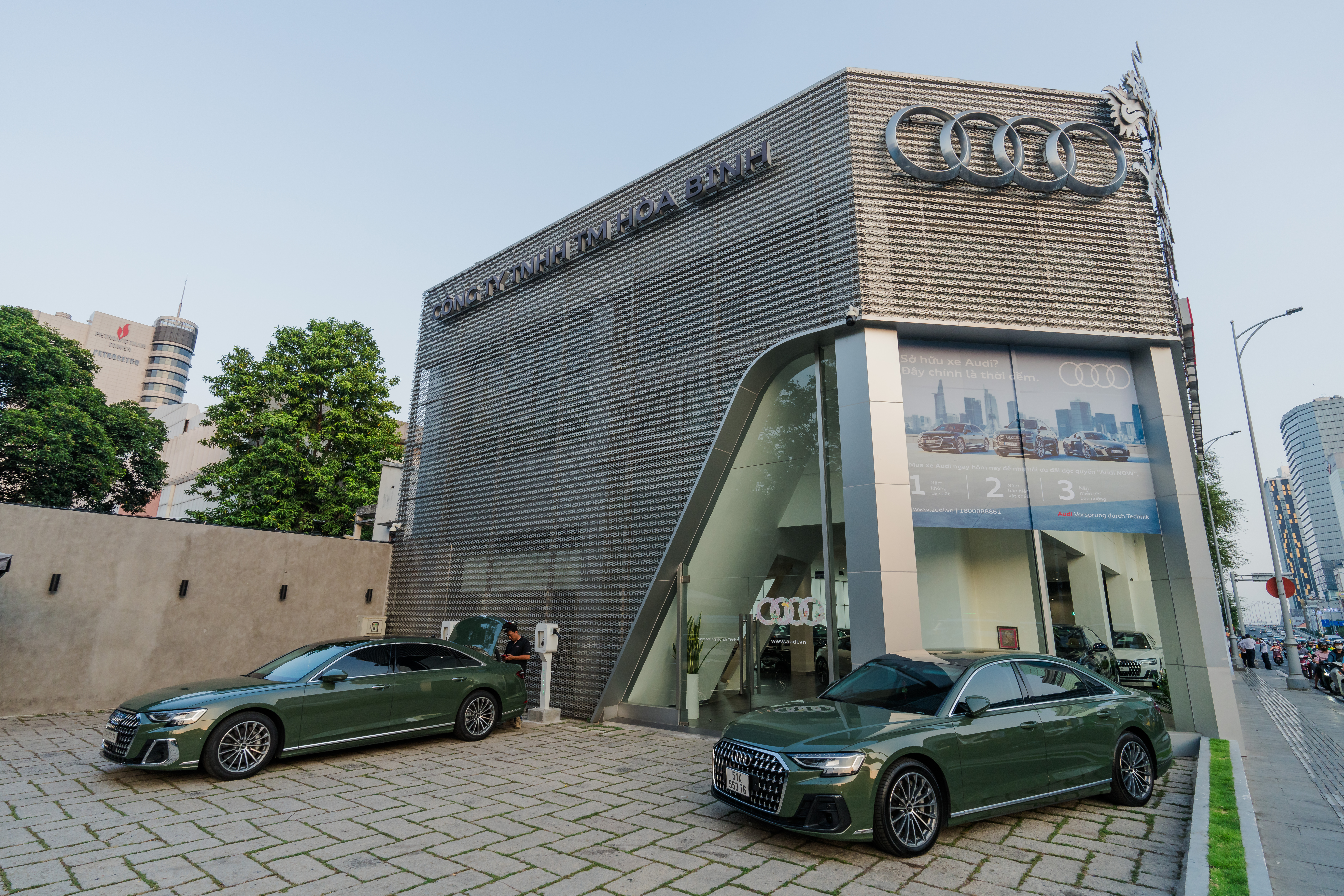 showroom-audi-hcm-truoc