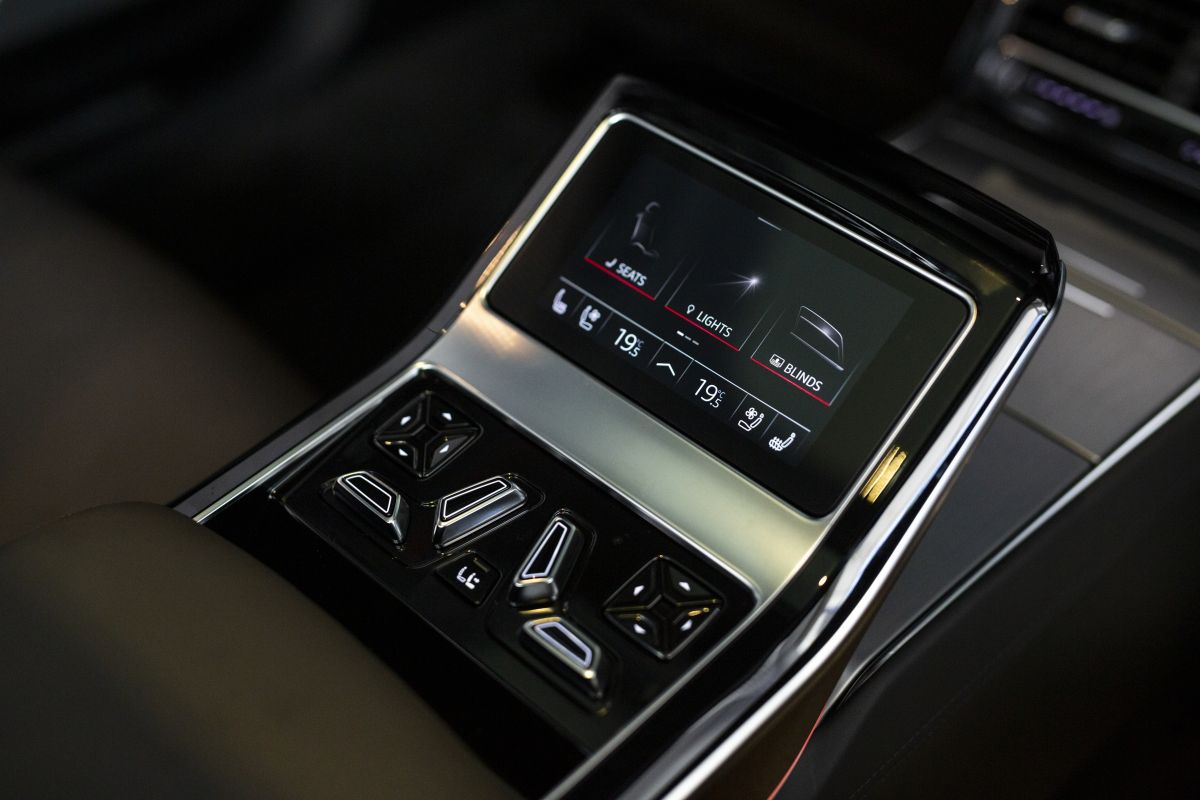 Audi A8 L Plus 55 TFSI quattro