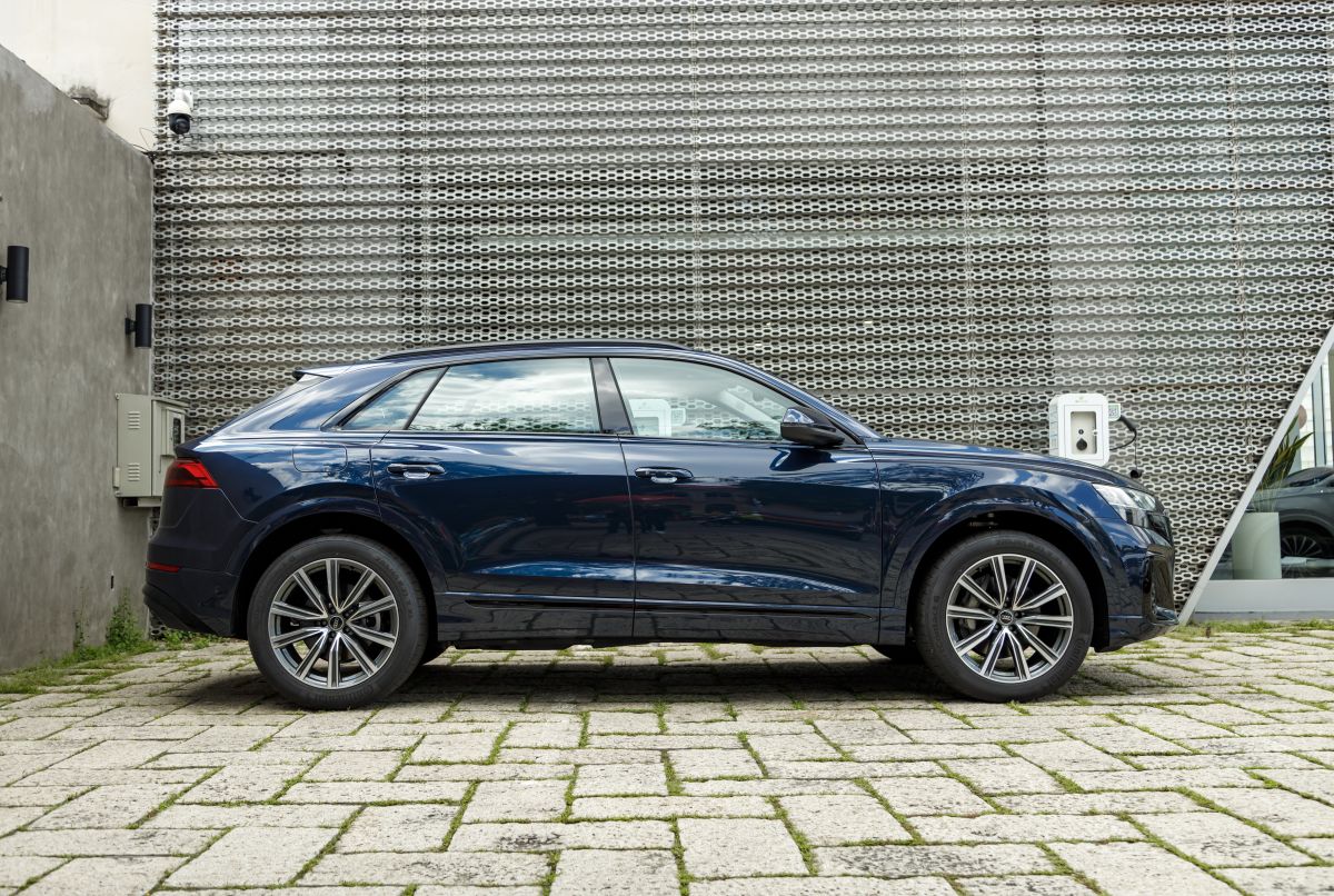 Audi Q8 S line 55 TFSI quattro New Model