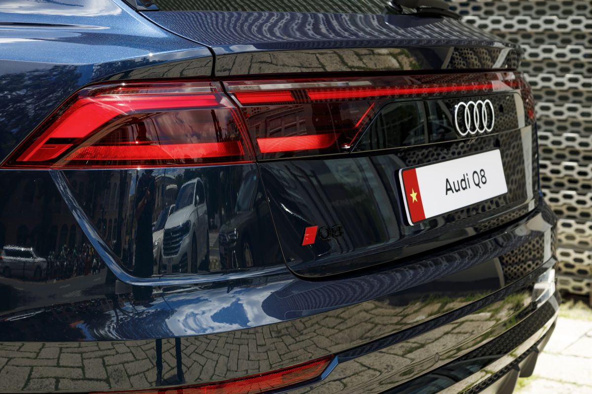 Audi Q8 S line 55 TFSI quattro New Model