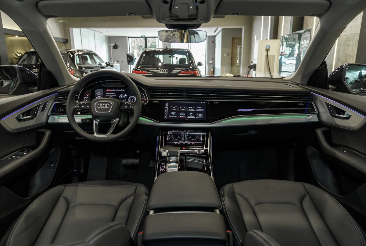 Audi Q8 S line 55 TFSI quattro New Model