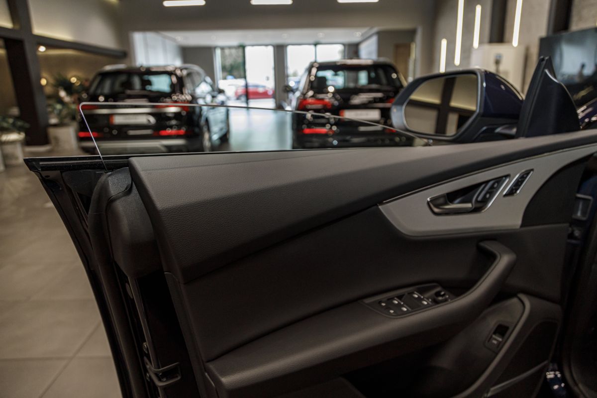 Audi Q8 S line 55 TFSI quattro New Model