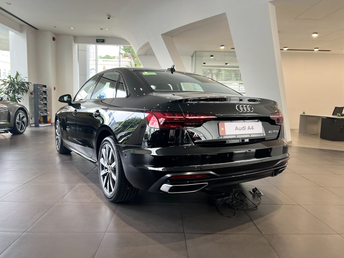 Audi A4 40 TFSI Black Edition 2024