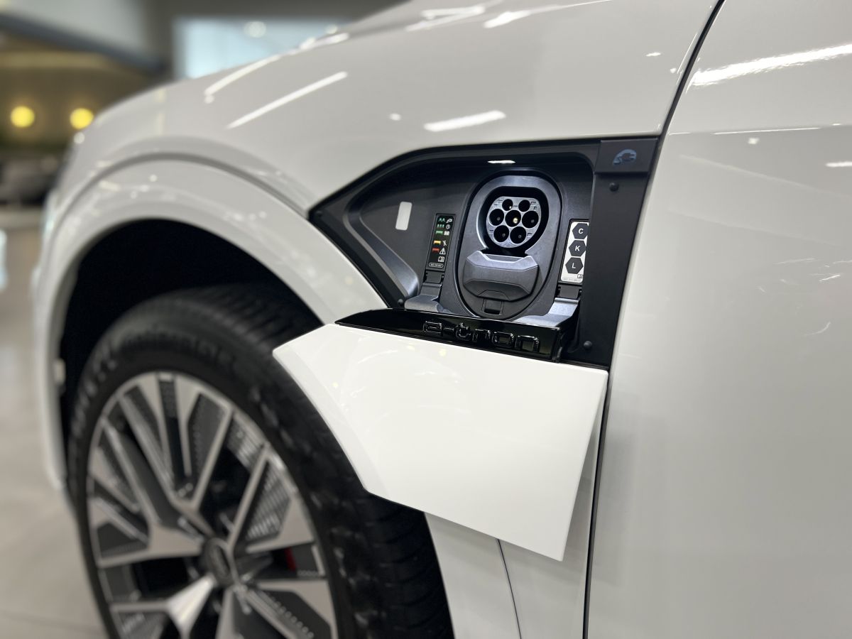 Audi Q8 e-tron SUV 55 quattro